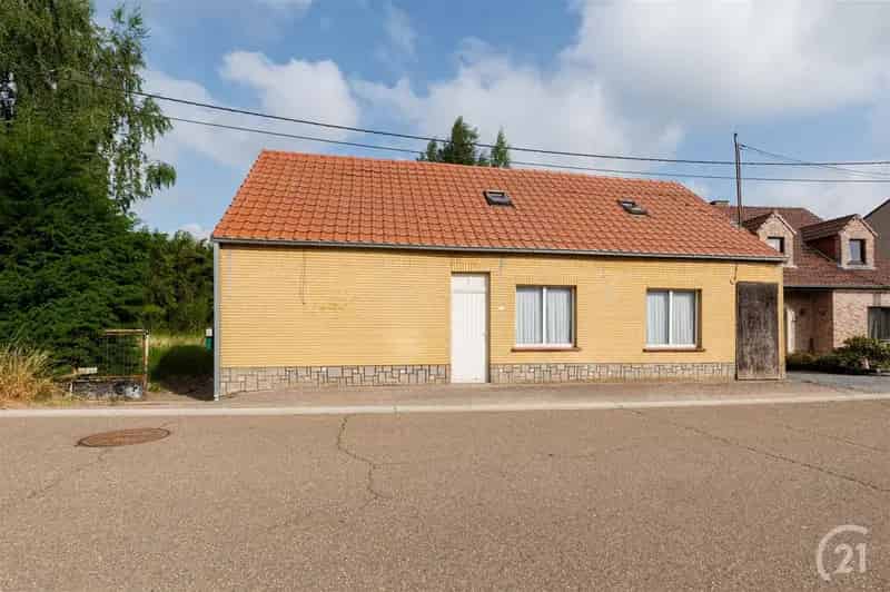 Te huur Huis te huur deels gerenoveerde woning met tuin