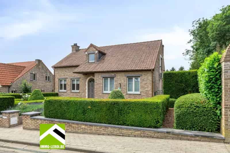 Huis te koop Lauw: Instapklare woning met tuin