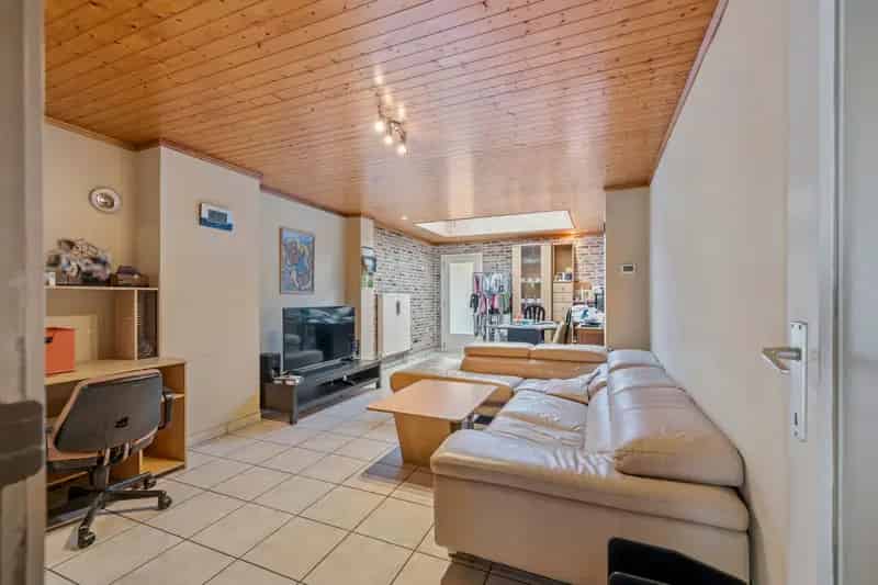 Huis te Huur Sint-Amandsberg: 4 Slaapkamers, Koer en Toplocatie