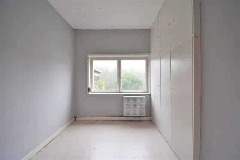 Te renoveren opbrengsteigendom met 2 appartementen