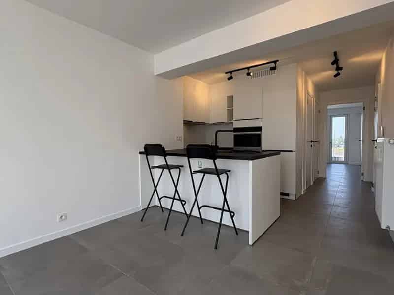 Appartement te koop Deinze: Instapklaar met autostaanplaats