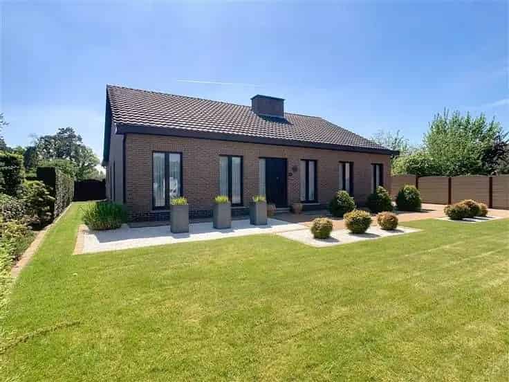 Gelijkvloerse woning te koop 3 slaapkamers Zuidtuin Garage Zonnepanelen