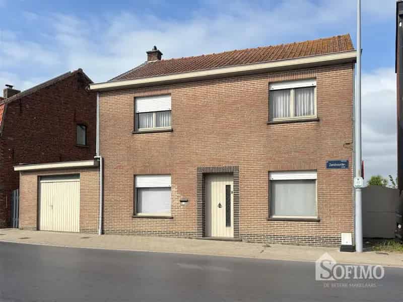 Huis te koop: Grote tuin, garage en 3 slaapkamers