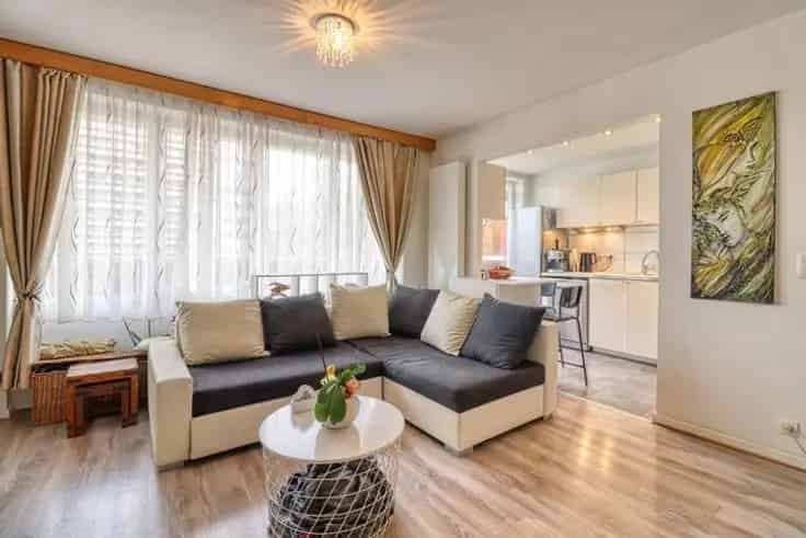 Appartement te Koop Veeweyde 2 Slaapkamers Gerenoveerd Terras
