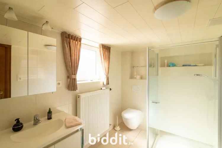 Woning met Gronden en Loods te Koop