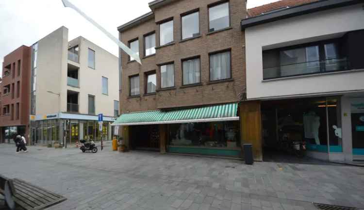 COMMERCIEEL GELIJKVLOERS 320 M2