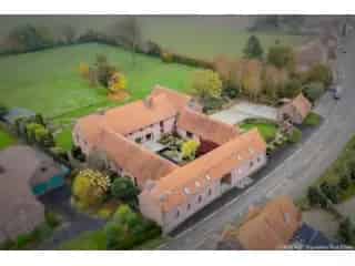 Villa te koop Templeuve - Luxe eigendom met paardenfaciliteiten