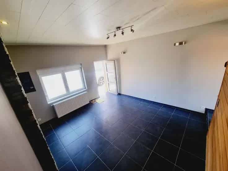 Huis Te Koop: Gezellig 3-gevelhuis nabij voorzieningen