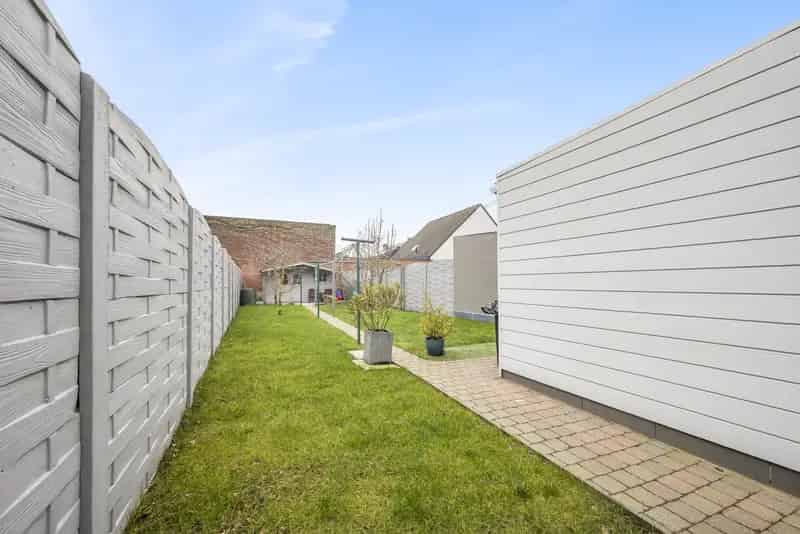 Huis te huur Beveren: 5 slaapkamers, tuin en veranda