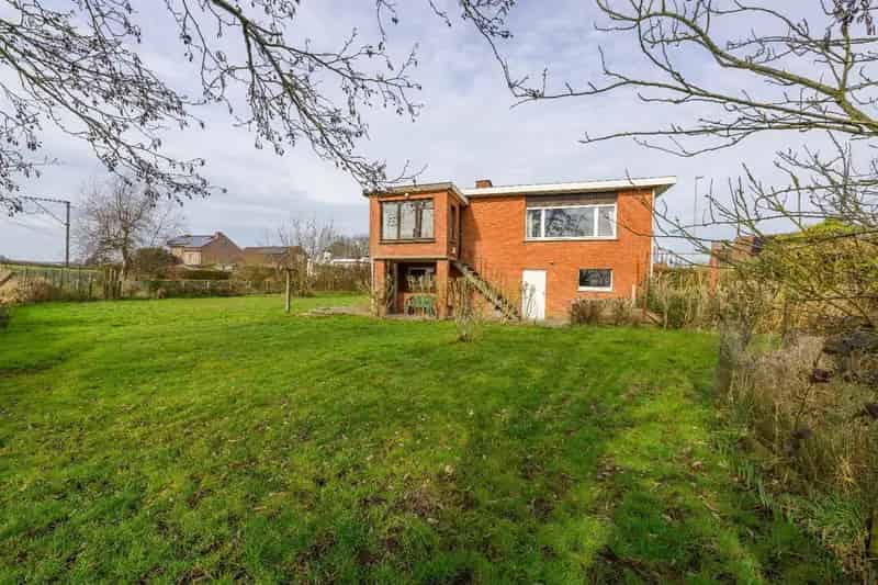 Huis te huur Tielt: Te renoveren woning 827m²