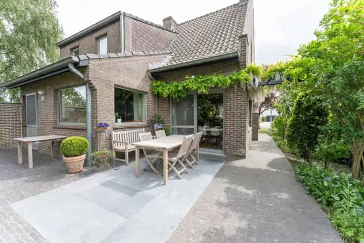 Huis Te Koop Roeselare: Charmante Gezinswoning 583m²
