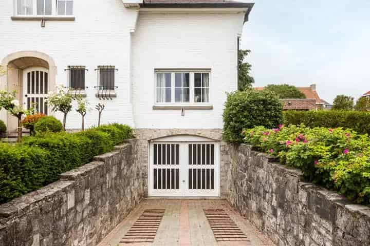 Villa te koop in Zwijnaarde: Ruime dokterswoning met karakter