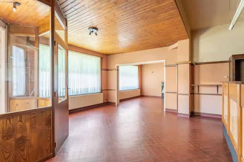 Handelshuis Diepenbeek: Binnentuin Garage Centrum