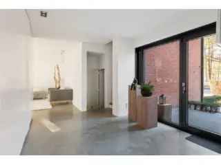 Villa te koop Brasschaat Ruime villa met zwembad