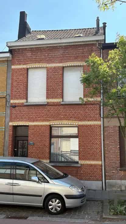 Huis Te Koop Te Renoveren 4 Slaapkamers Ruime Tuin