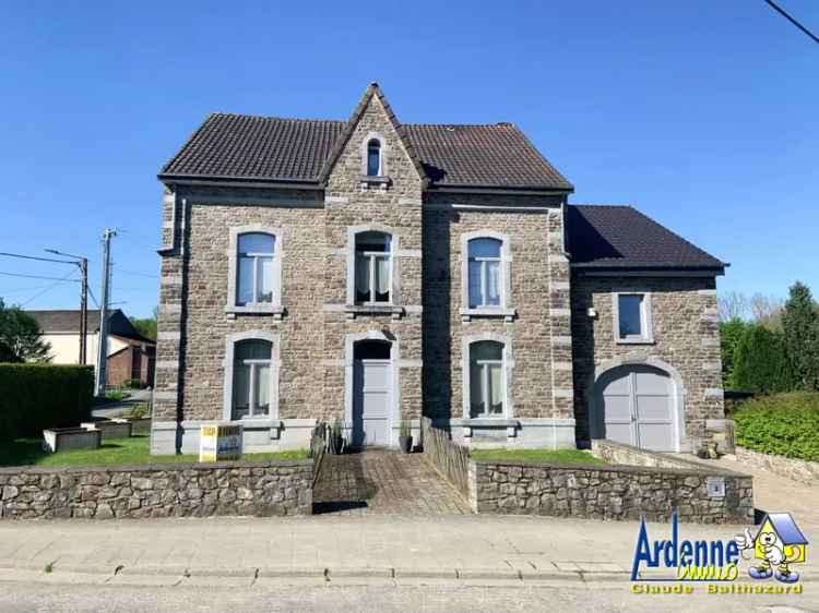 Herenhuis te La Roche Ardenne: Gerenoveerde Pastorie met Atelier
