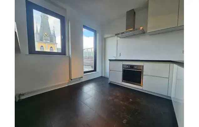 Huur 4 slaapkamer appartement van 214 m² in Liège