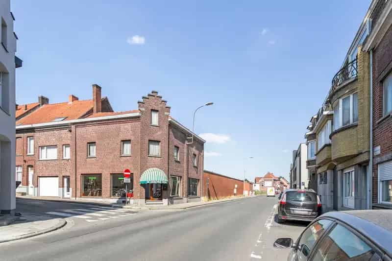 Appartement en Handelszaak met Woonst Garage