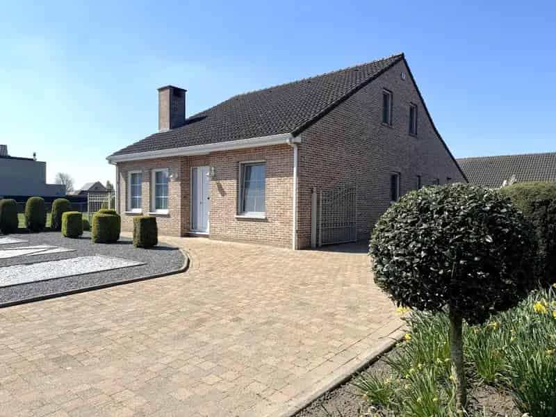 Huis te huur: Compact Vrijstaand Wonen met Tuin en Garage
