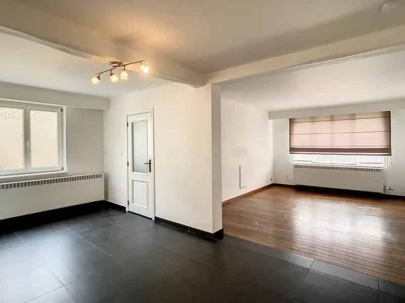 Ruime woning 3 slaapkamers Tongeren kelder terras