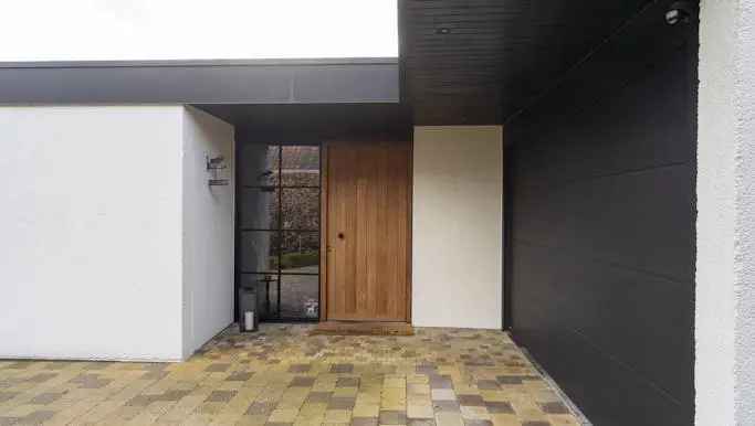 Gelijkvloerse Villa te Koop in Marke 4 slaapkamers Grote Garage