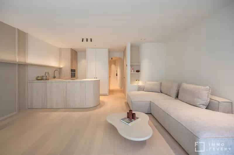 Appartement te Koop Knokke - Gerenoveerd 2 Slaapkamers Nabij Zeedijk