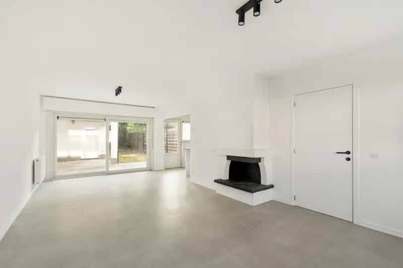 Gereneveerde Rijwoning 3 Slaapkamers Menen