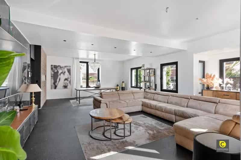 Gerenoveerde gezinswoning 5 slaapkamers en tuin