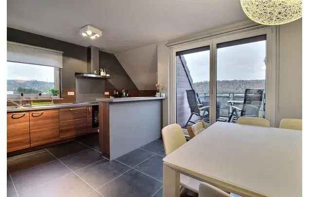 Huur 3 slaapkamer appartement van 138 m² in Liège