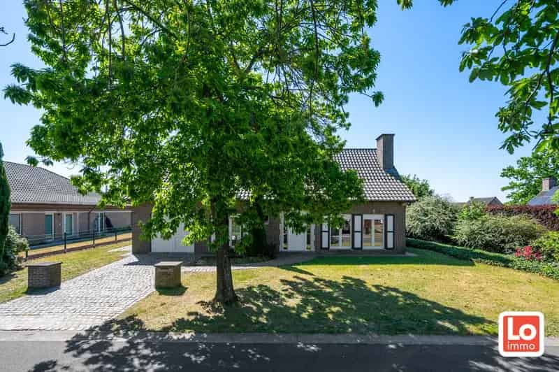 Ruime Villa te renoveren Lochristi