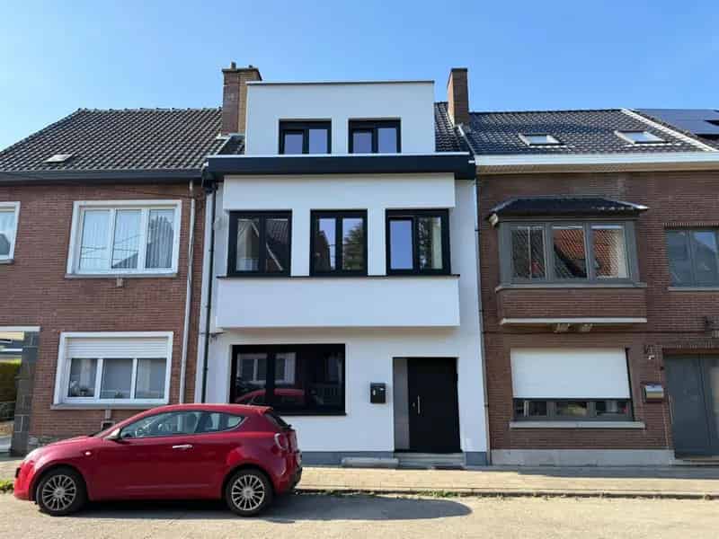Gerenoveerde Rijwoning te Hofstade