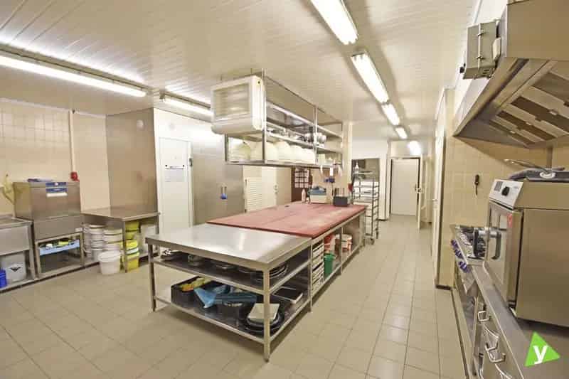 Handelruimte met Woonst te Eeklo