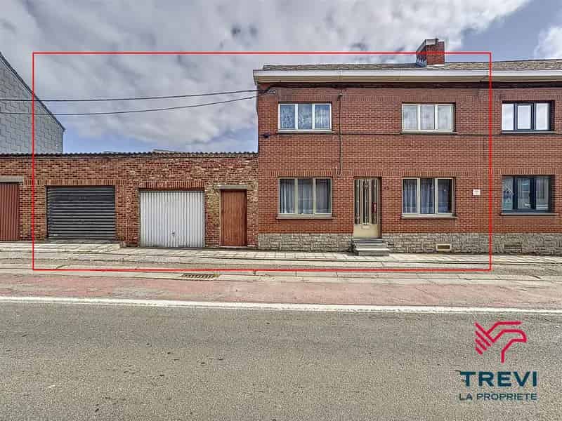 Huis te renoveren met 3 garages