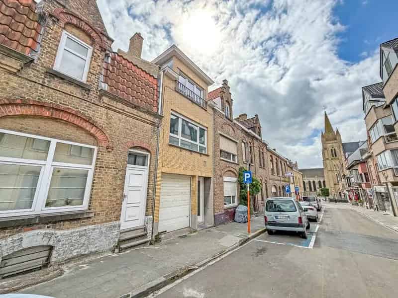Rijwoning te koop Nieuwpoort - Garage - Zonnige Tuin - 3 slaapkamers