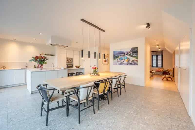Huis te huur Knokke Centrum: Bel-étage woning met 3 slaapkamers en garage