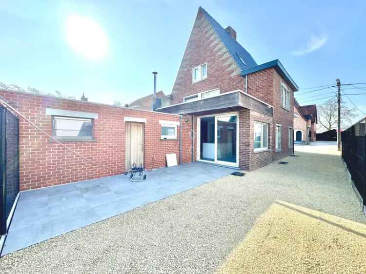 Halfopen Woning 3 Kamers Terras