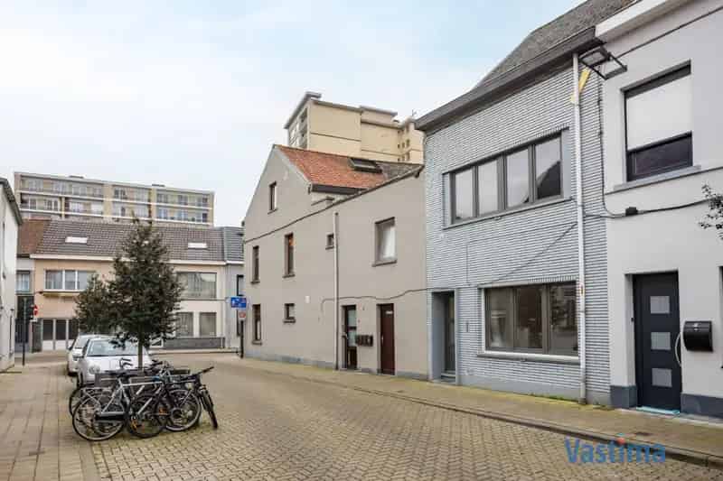 Huis te huur Aalst: 3 slaapkamers, terras, centrum