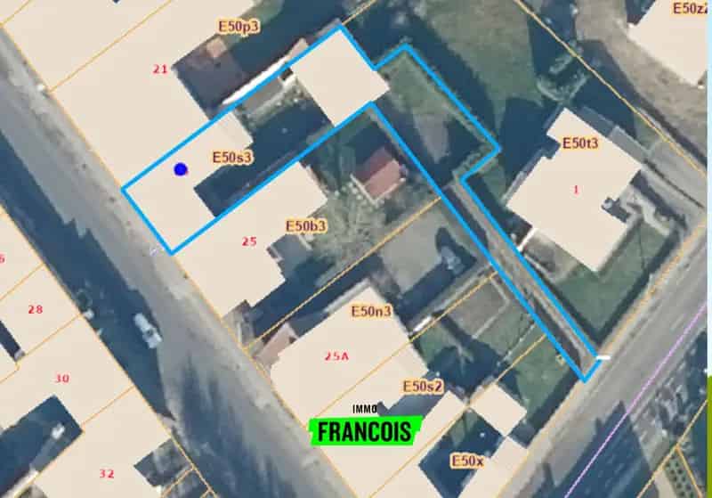 Woning te renoveren met garage Reningelst