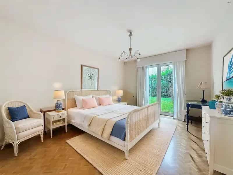 Ruime Villa 1236m2 Perceel