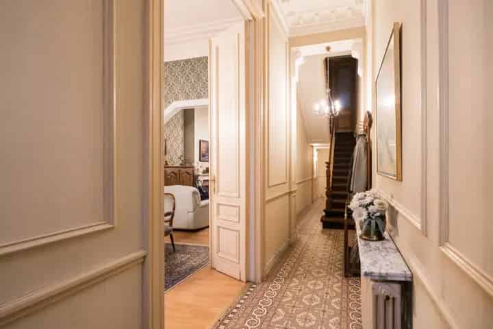 Te renoveren woning 4 slaapkamers met zolder en kelder