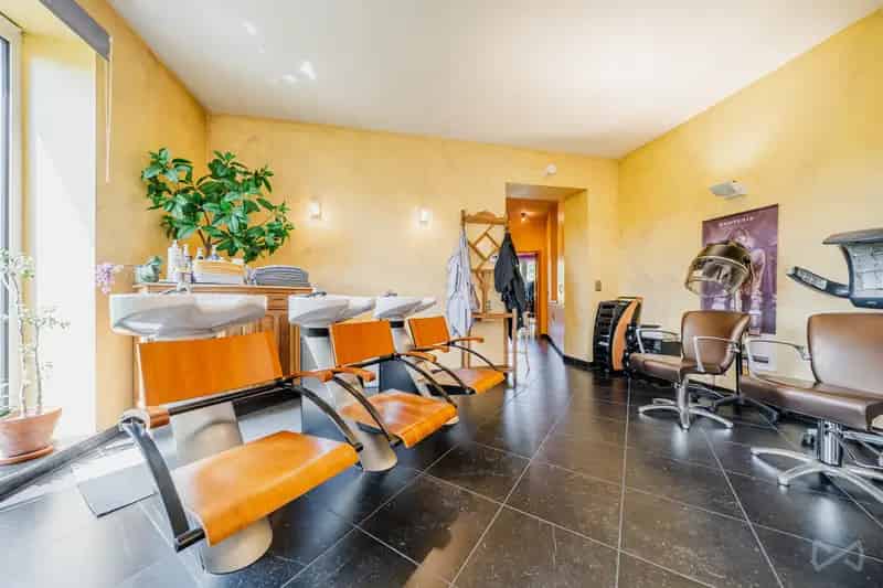 Huis te huur Eigenbrakel: Immeuble Mixte Rez-Commercial Duplex