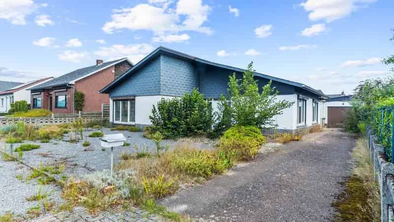Te renoveren woning (O.B.) met 3 slaapkamers op 6a 48ca
