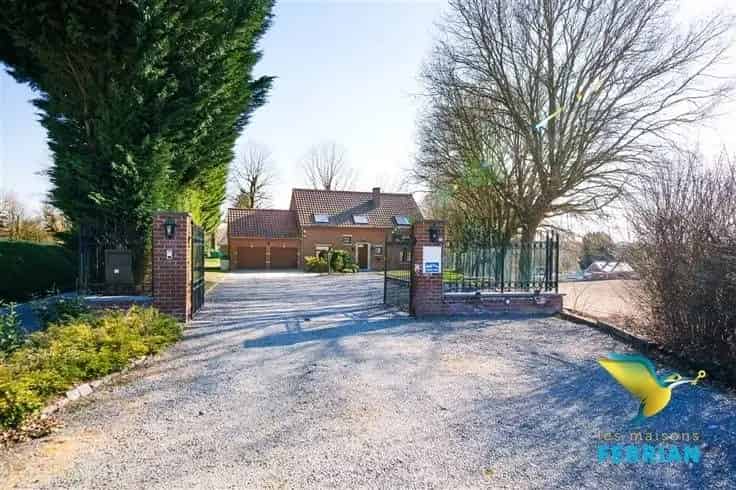 Villa te Koop - Gerenoveerd - 4 slaapkamers - Garage - Tuin