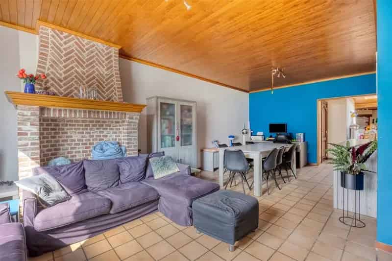 Ruime Rijwoning Met Garage