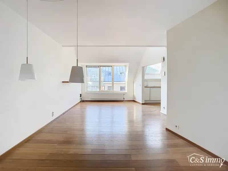 Te renoveren duplex appartement Aartselaar