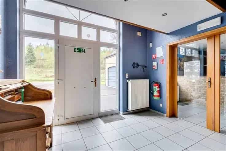 Huis Te Koop Meix-devant-Virton: Grote Villa met 5 Slaapkamers