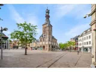 Kantoor te koop Tielt - Handelswoning met grote zolder