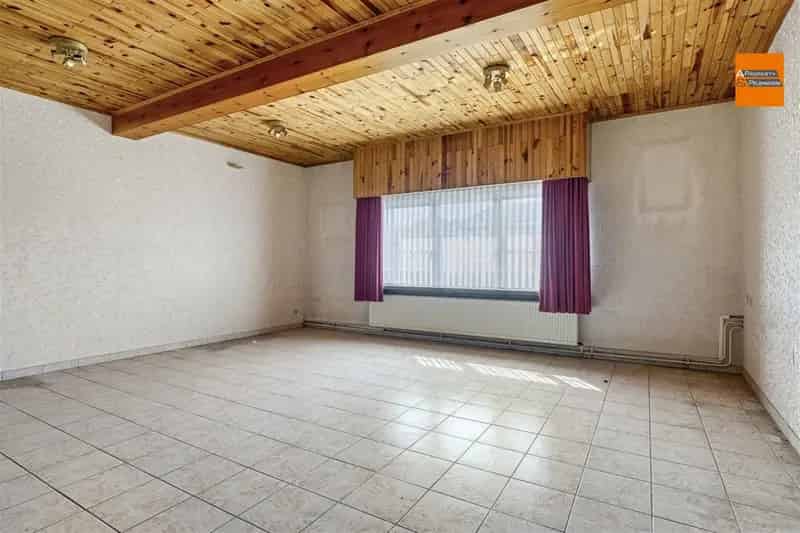 Ruime woning met potentie in rustige groene omgeving