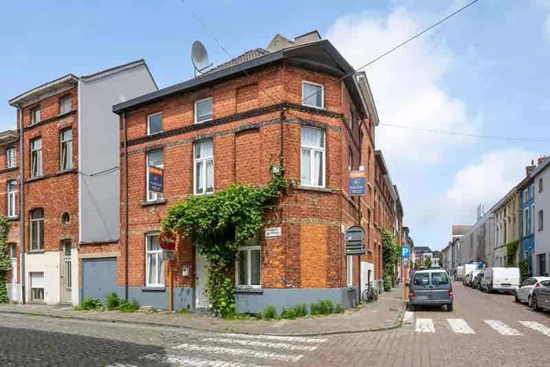 Te renoveren woning Sint-Amandsberg
