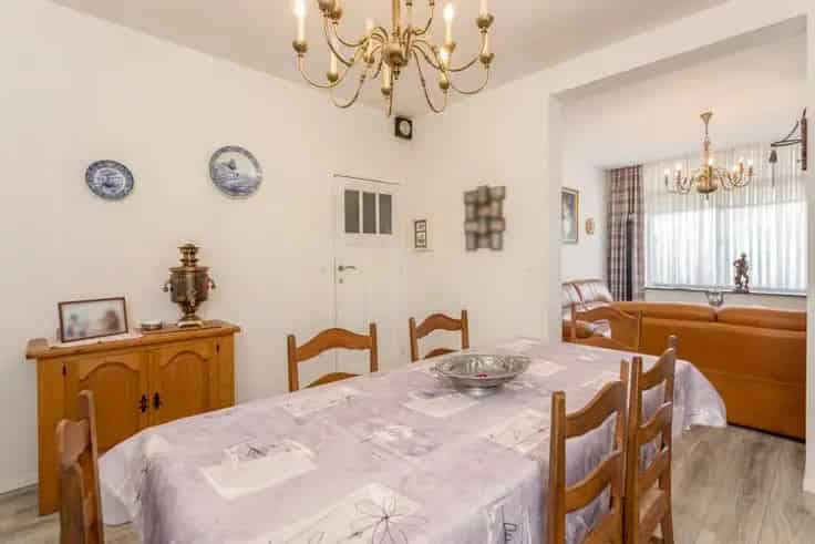 Appartement te renoveren 80m2 2 slaapkamers Anderlecht